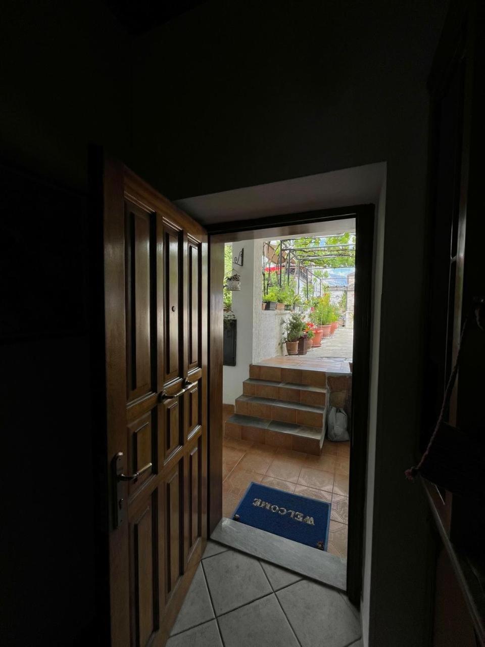 Andria'S Apartment Gjirokaster Exterior photo